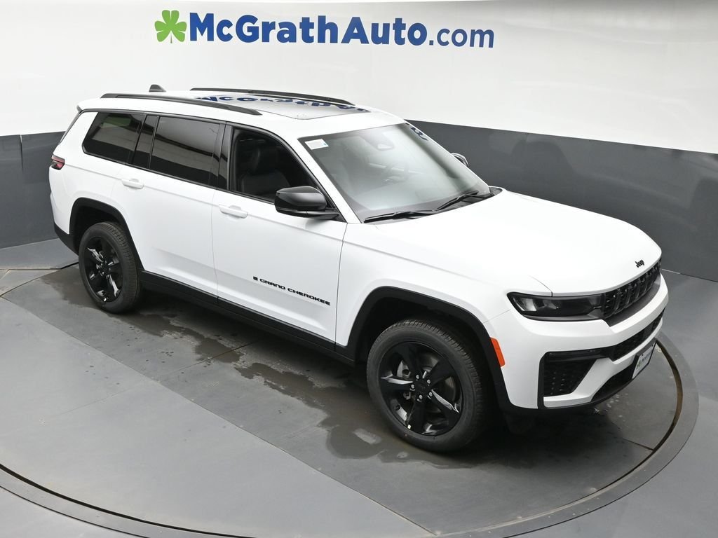 New 2026 Bright White Clear-Coat Exterior Paint Jeep Limited image 3