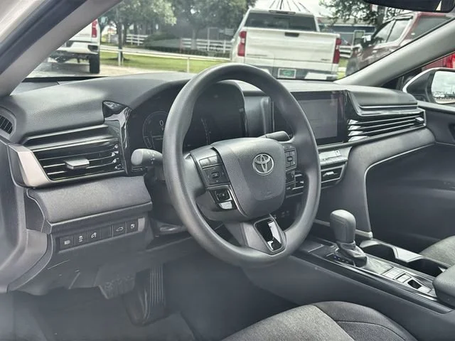 2026 Toyota Camry LE - Photo 10