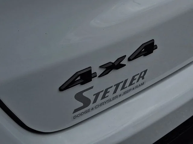 New 2026 White Jeep Latitude image 22