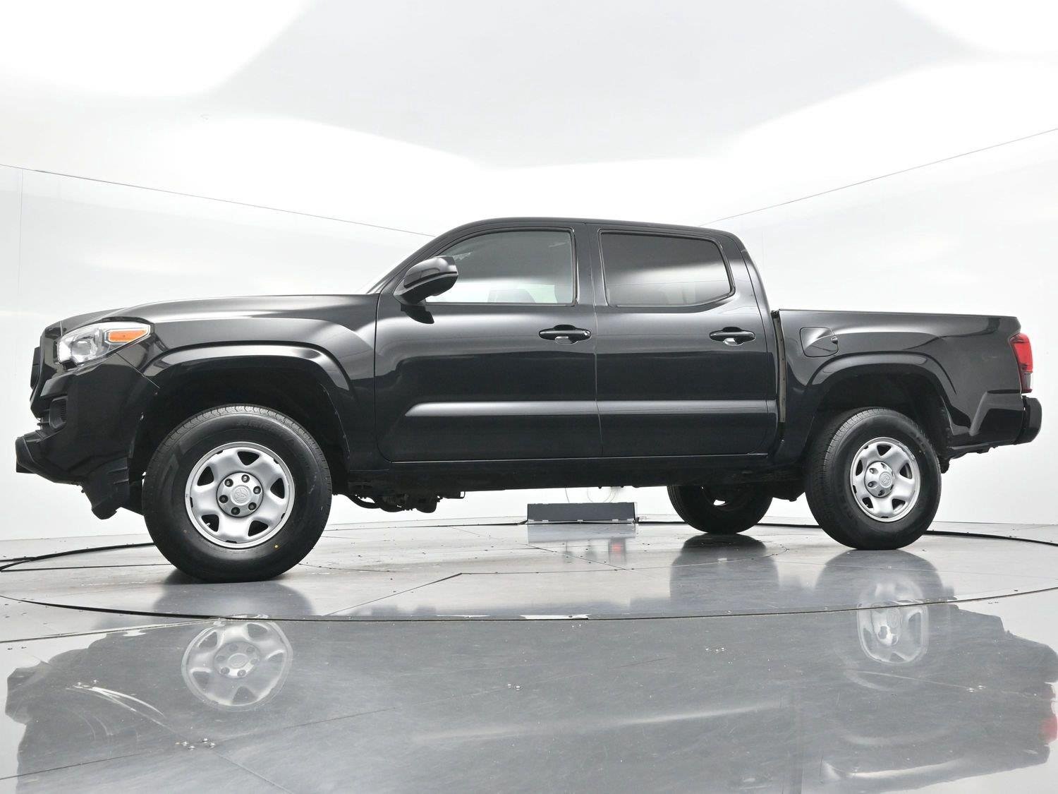 Used 2022 Midnight Black Metallic Toyota SR image 42