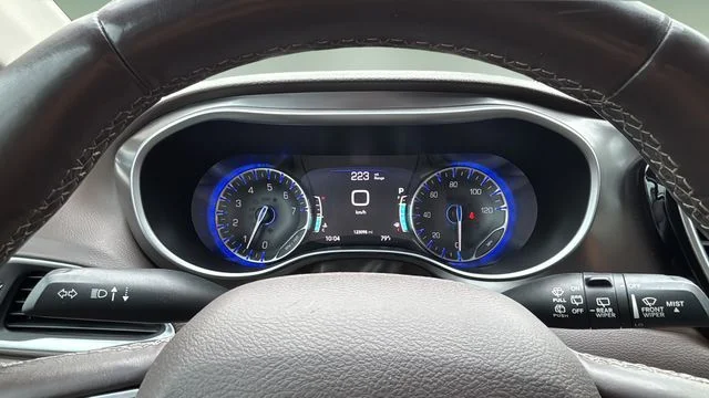 Used 2017 Gray Chrysler Touring L Plus image 15
