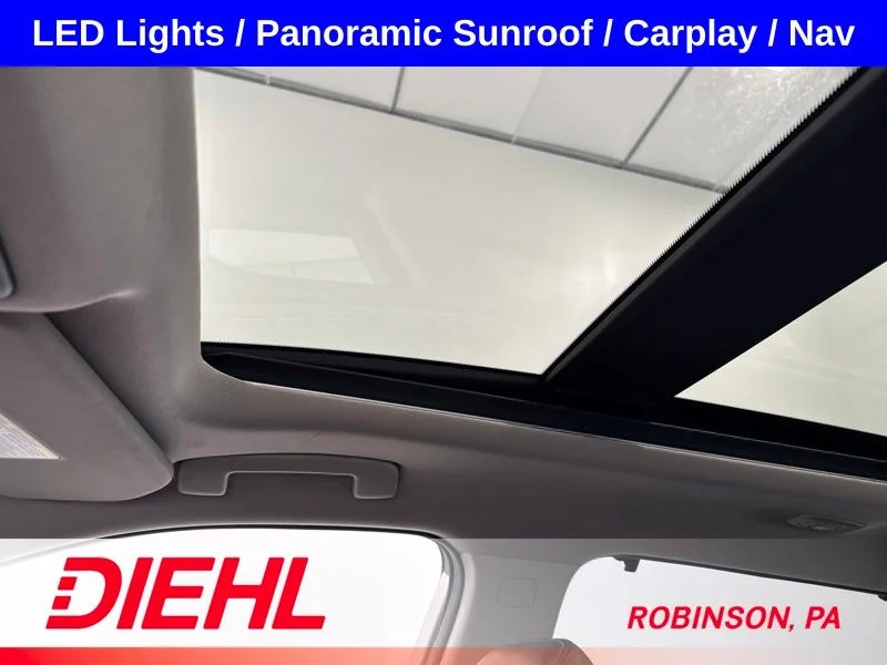 Used 2021 Gold Nissan Platinum image 38