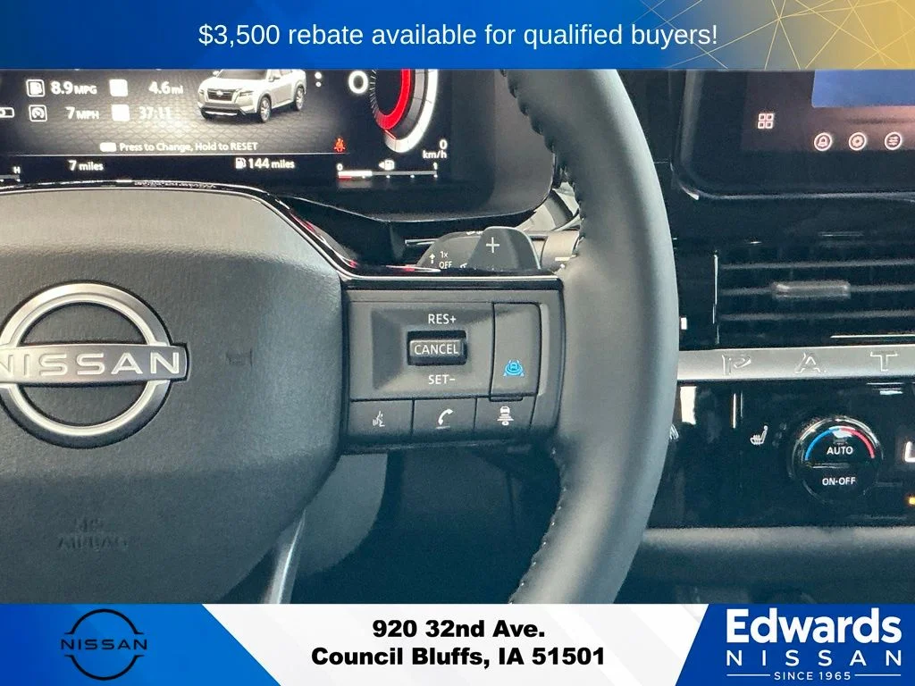 New 2026 Everest White Pearl TriCoat Nissan SL image 23
