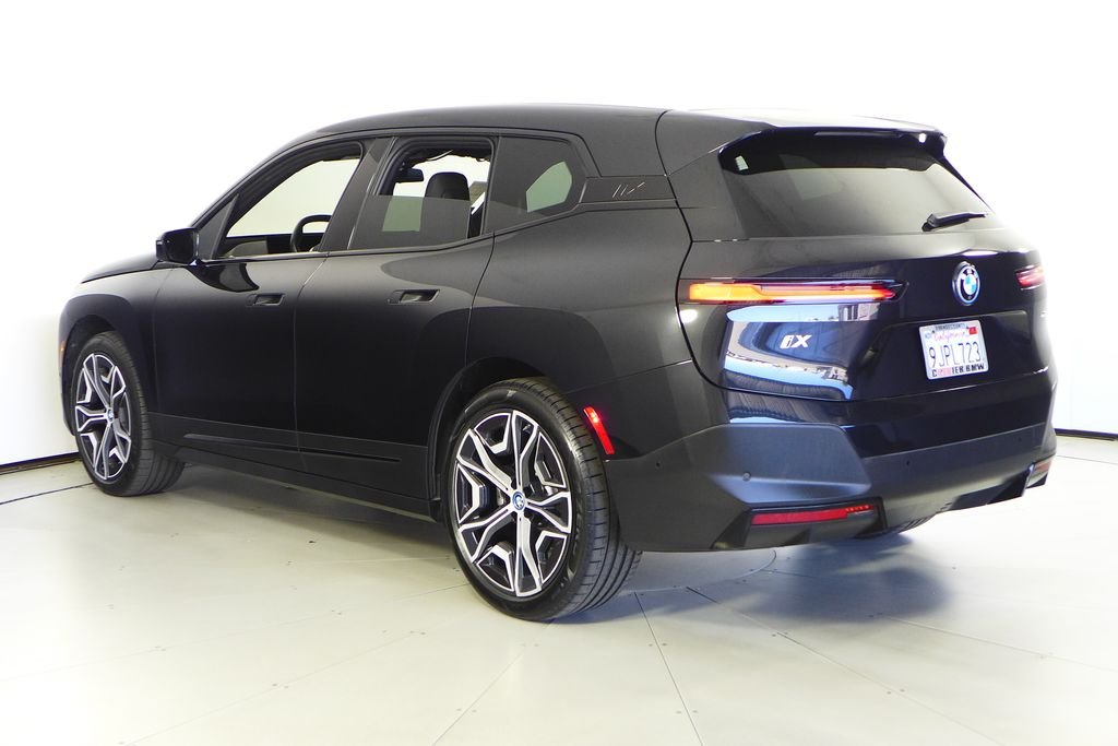 Certified Used 2024 Black Sapphire Metallic BMW xDrive50 image 8