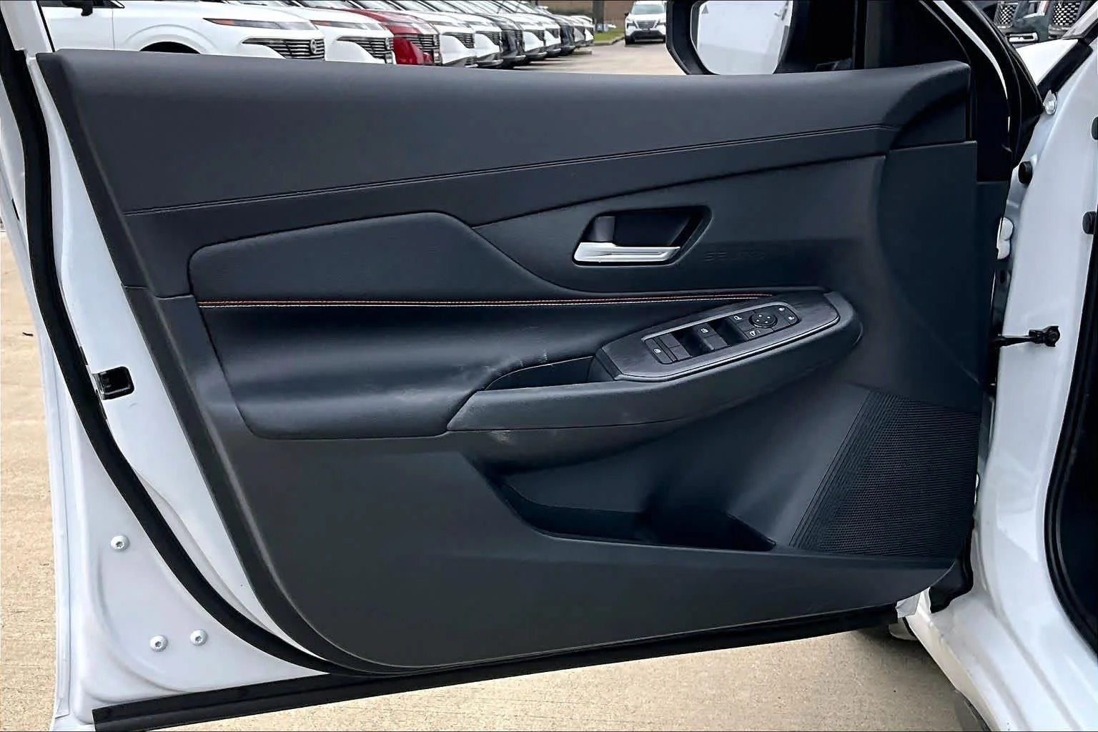 New 2026 Aspen White TriCoat / Super Black Two-tone Nissan SR image 16