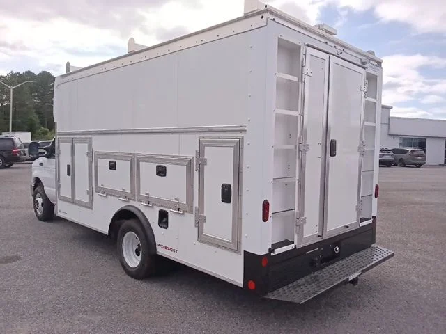 New 2026 Oxford White Ford E-450 DRW image 5