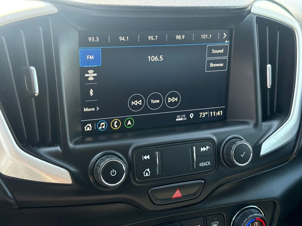 Used 2021 White GMC SLE image 23