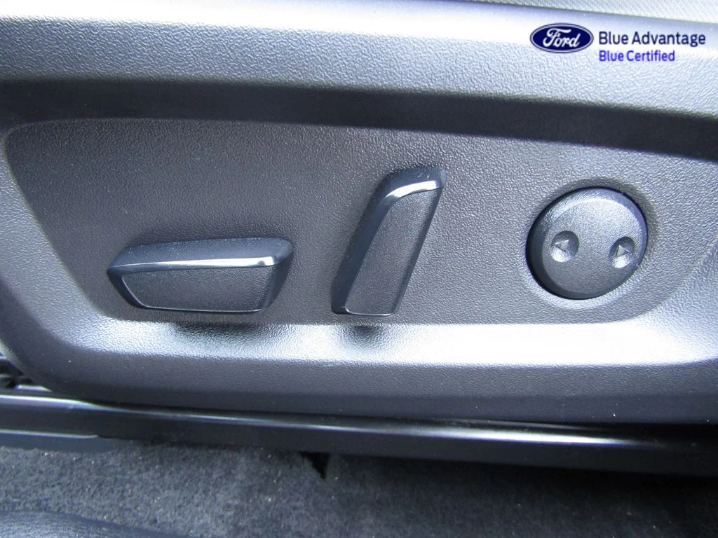 Certified Used 2024 Labrador Black Pearl Mitsubishi SEL image 22