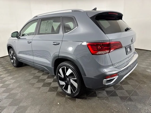 Used 2024 Gray Volkswagen 1.5T SEL image 6