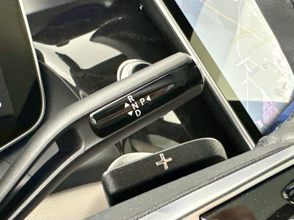 New 2026 Verde Silver Metallic Mercedes-Benz GLC 300 image 51