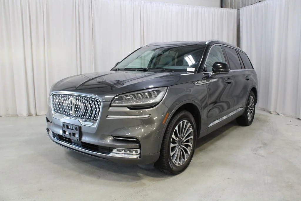 Used 2020 Gray Lincoln Reserve image 37