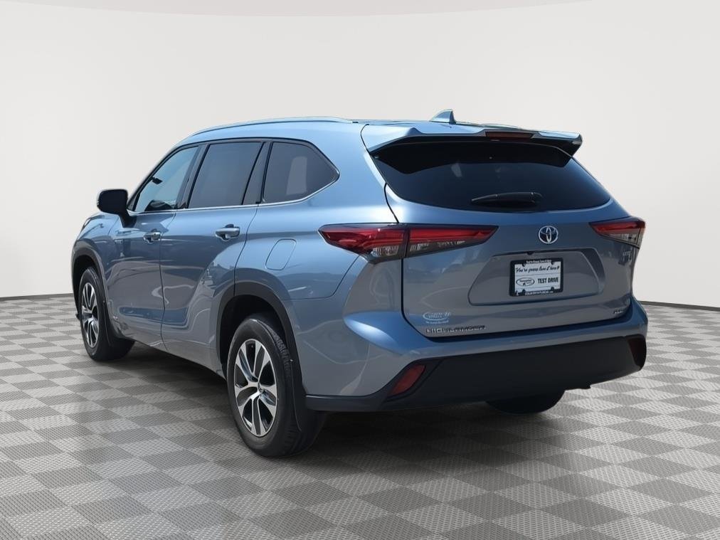 Used 2021 Moondust Toyota Hybrid XLE image 7