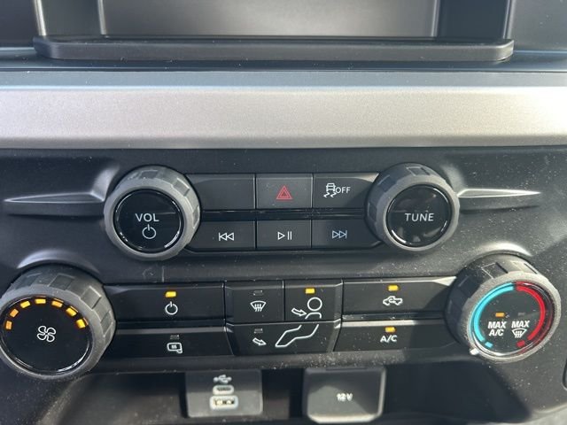 New 2026 Oxford White Ford F-250® XL image 17