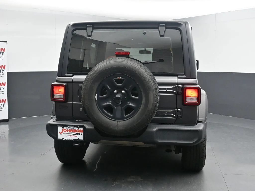 Used 2021 Gray Jeep Unlimited Sport image 8
