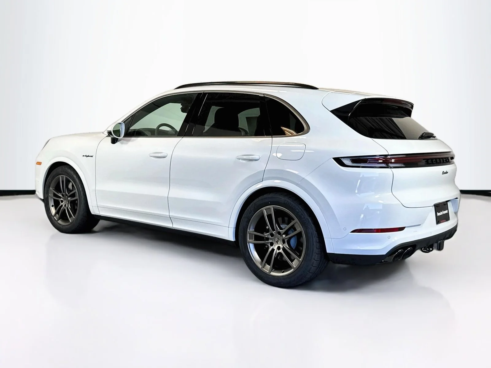 New 2026 Carrara White Metallic Porsche Turbo E-Hybrid image 3