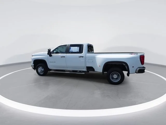 Used 2024 White Chevrolet Work Truck image 5