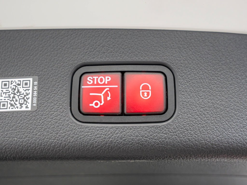 Used 2026 Polar White Mercedes-Benz GLC 300 image 22