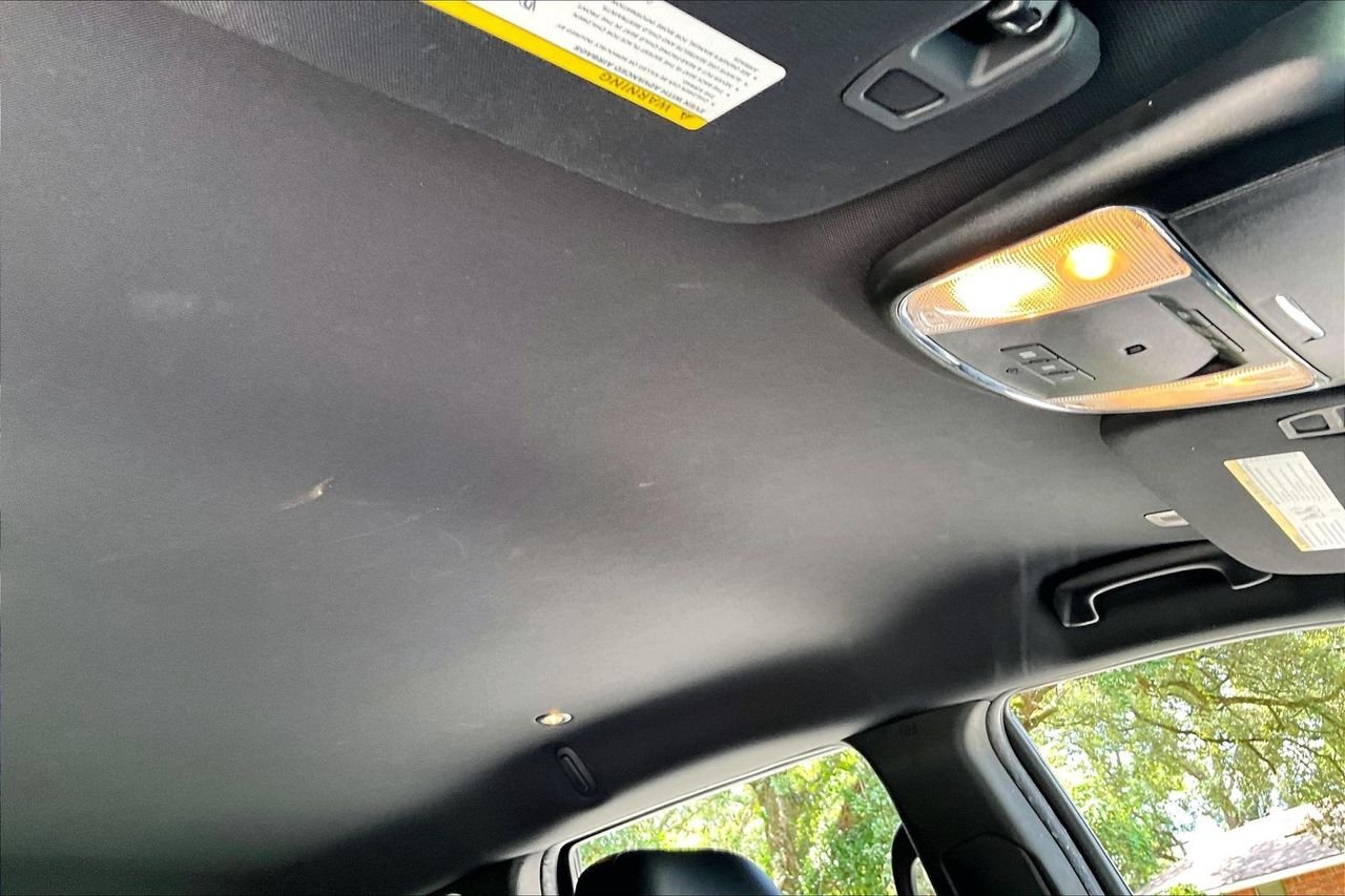 Used 2019 Silver Jeep Altitude image 26