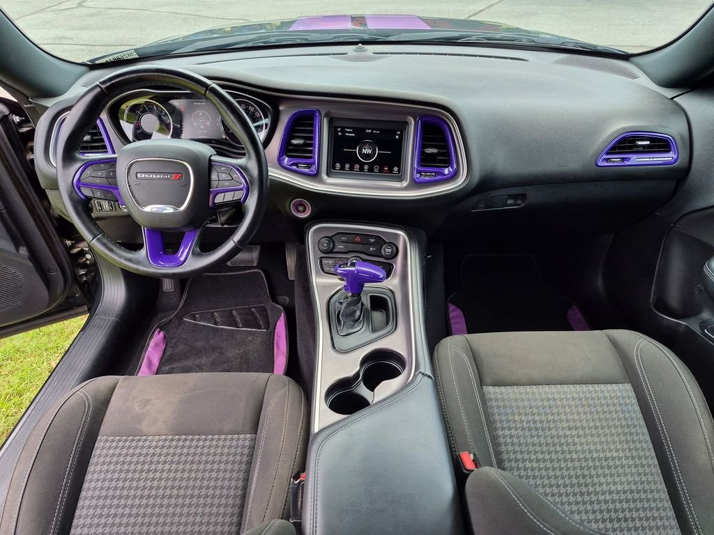 Used 2019 Black Dodge SXT image 24