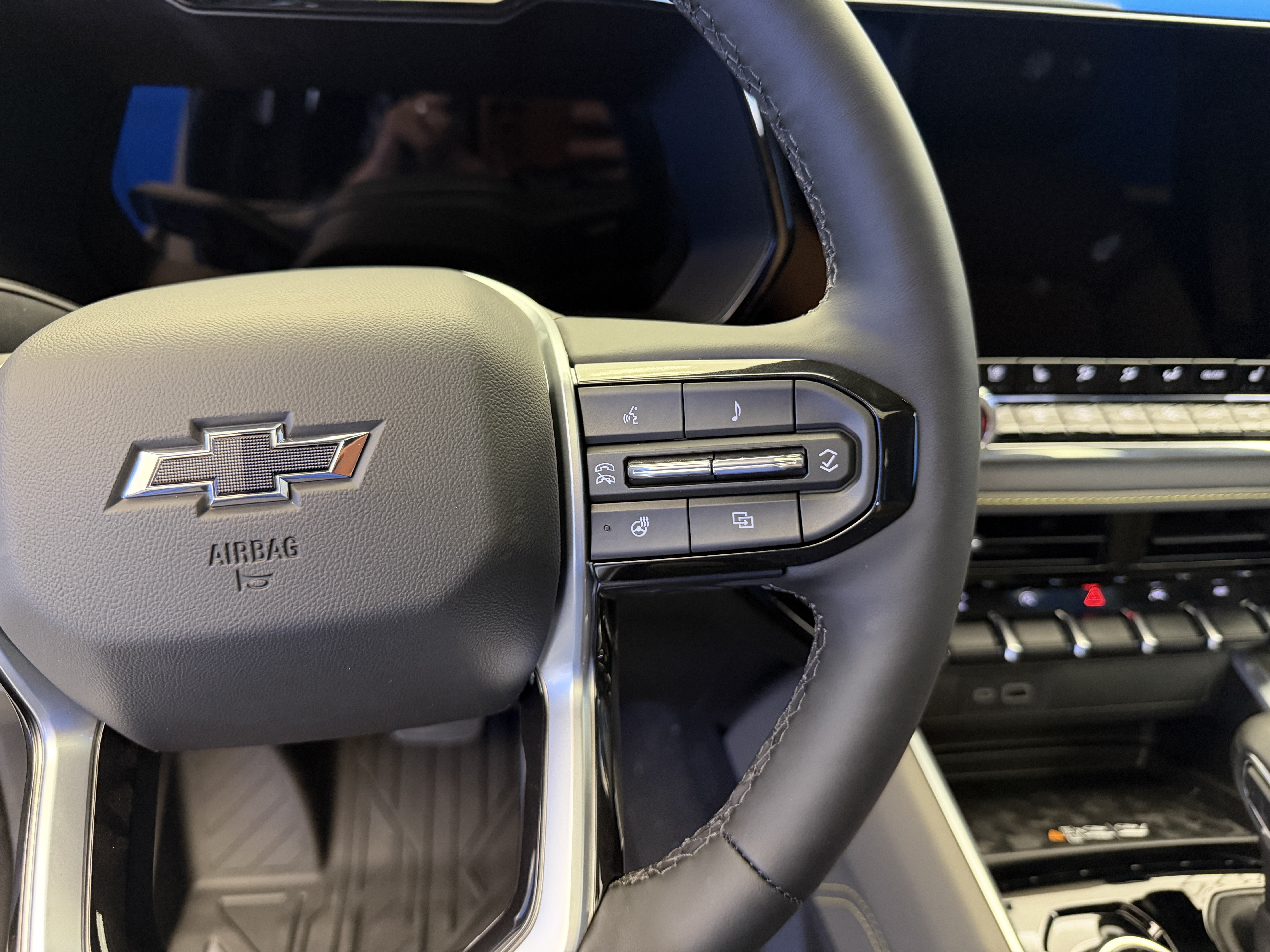 2026 Chevrolet Colorado ZR2 - Photo 16