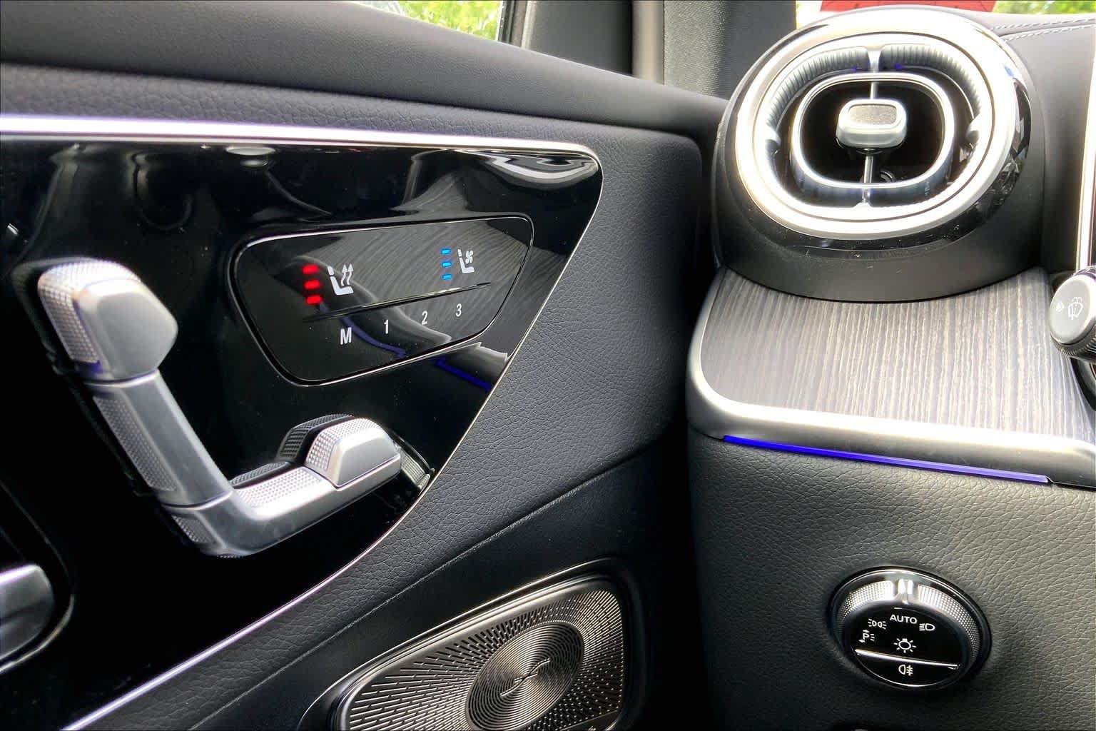 New 2027 MANUFAKTUR Alpine Grey Mercedes-Benz GLC 300 image 24
