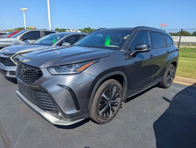 Used 2021 Gray Toyota XSE image 5