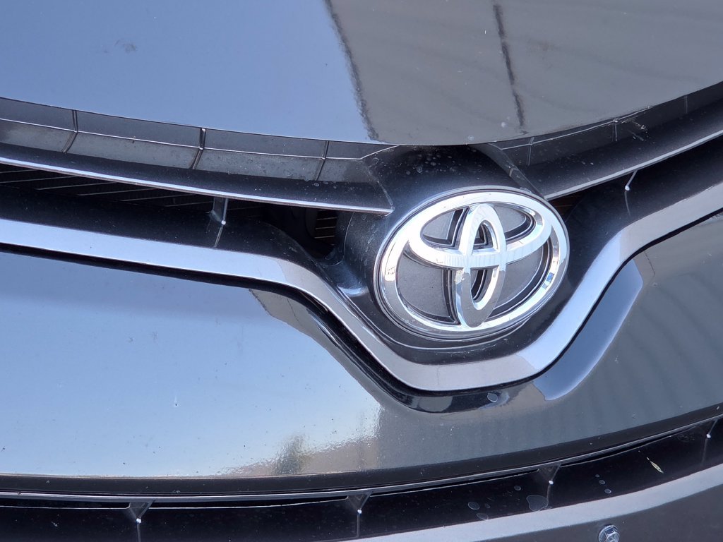 Used 2016 Black Toyota LE image 13