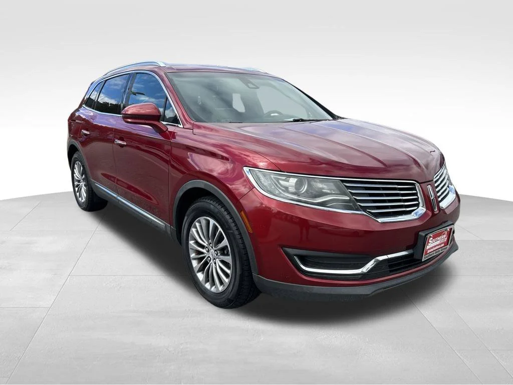 Used 2016 Red Lincoln Select image 8