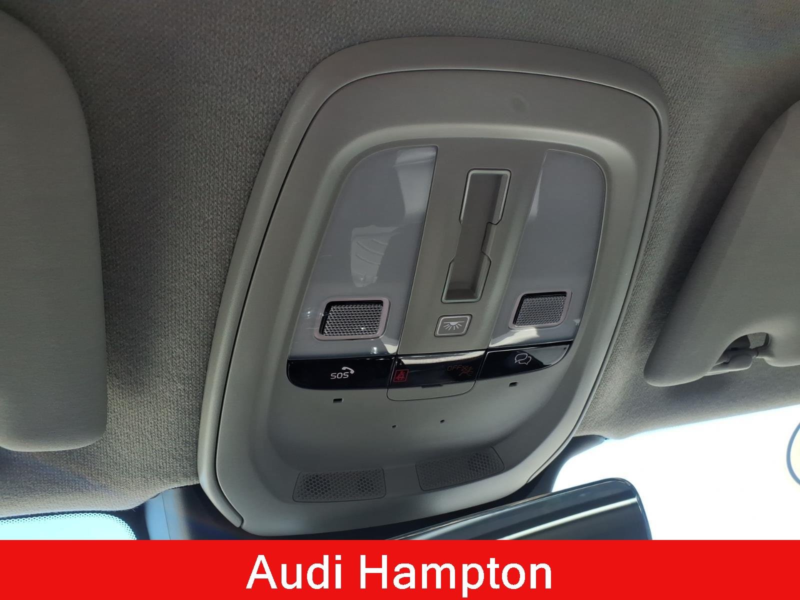 Used 2024 Vapor Grey Metallic Volvo Ultimate Bright Theme image 19