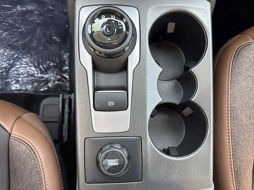 New 2026 Azure Gray Metallic Tri-Coat Ford Outer Banks® image 31