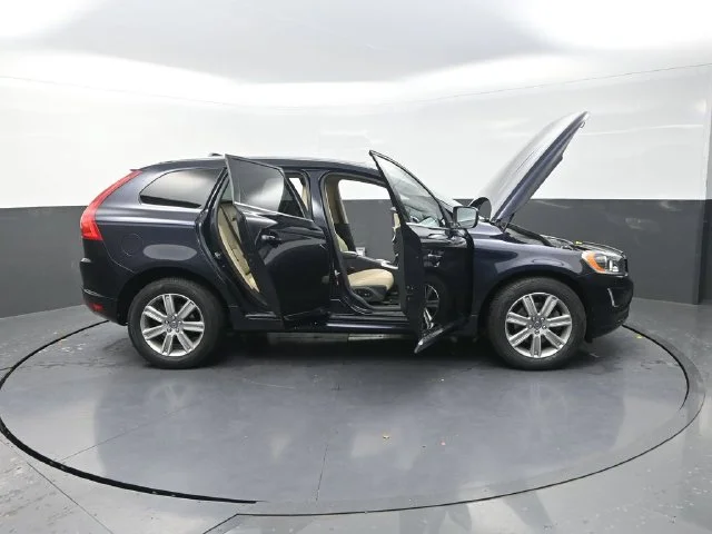 Used 2016 Blue Volvo T6 Drive-E image 46