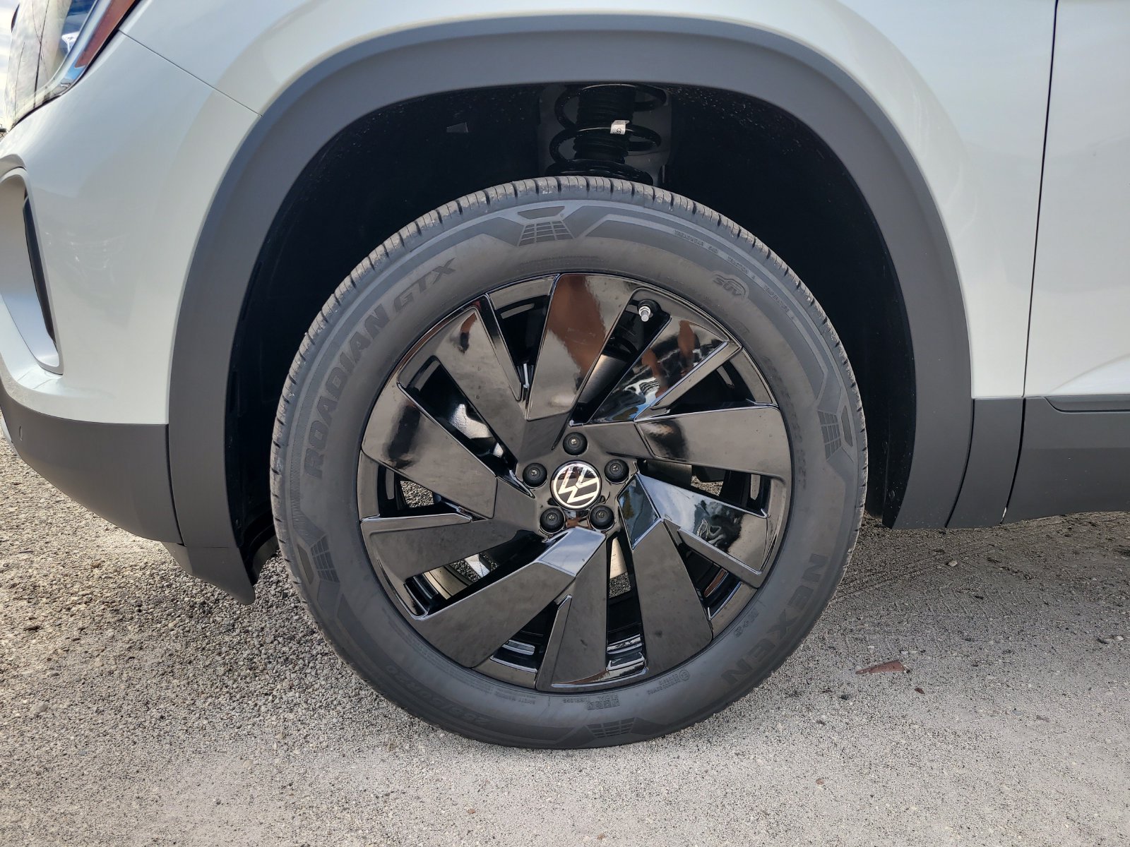 2026 Volkswagen Atlas SE w/Tech - Photo 11