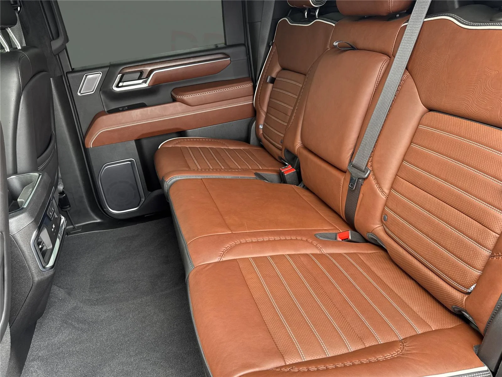 Used 2024 Sterling Metallic GMC Denali Ultimate image 19