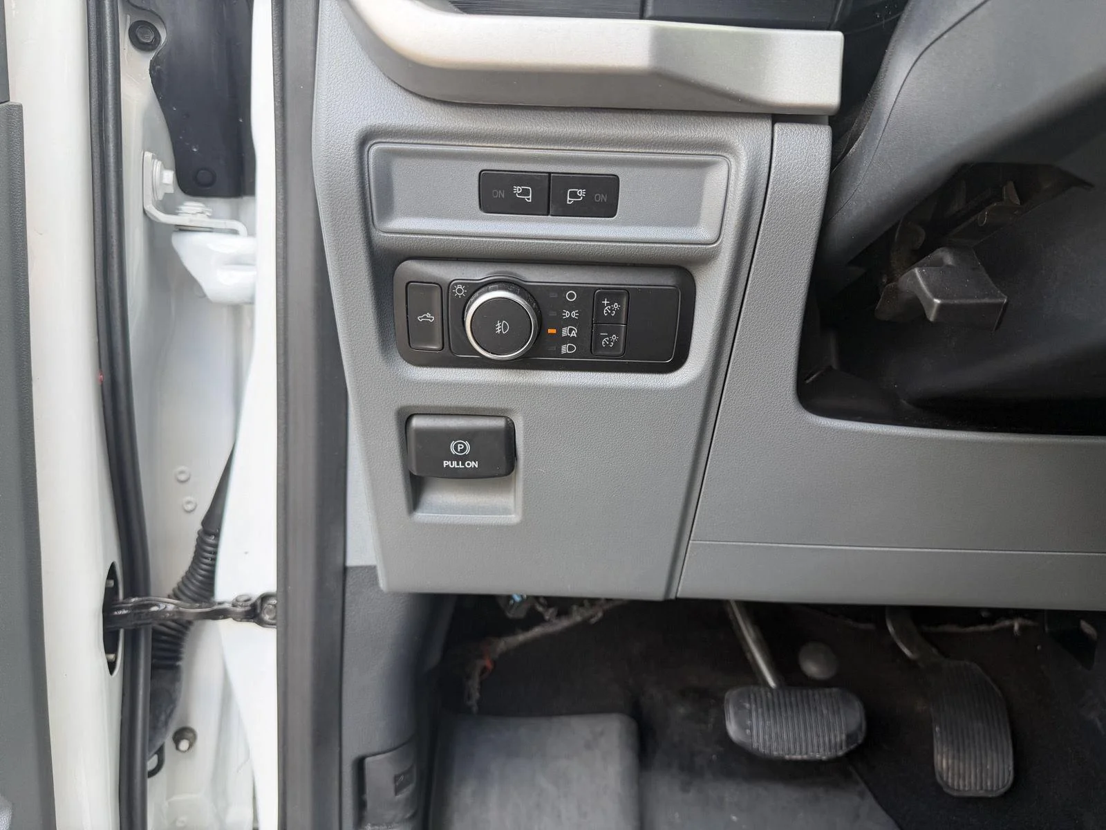 Used 2022 Oxford White Ford XLT image 15