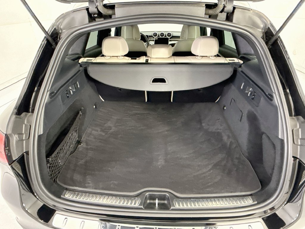 Used 2026 Black Mercedes-Benz GLC 300 image 26