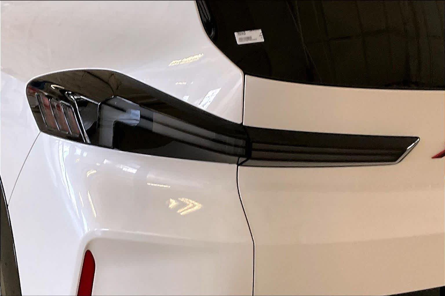 New 2026 Mineral White Metallic BMW Label image 14