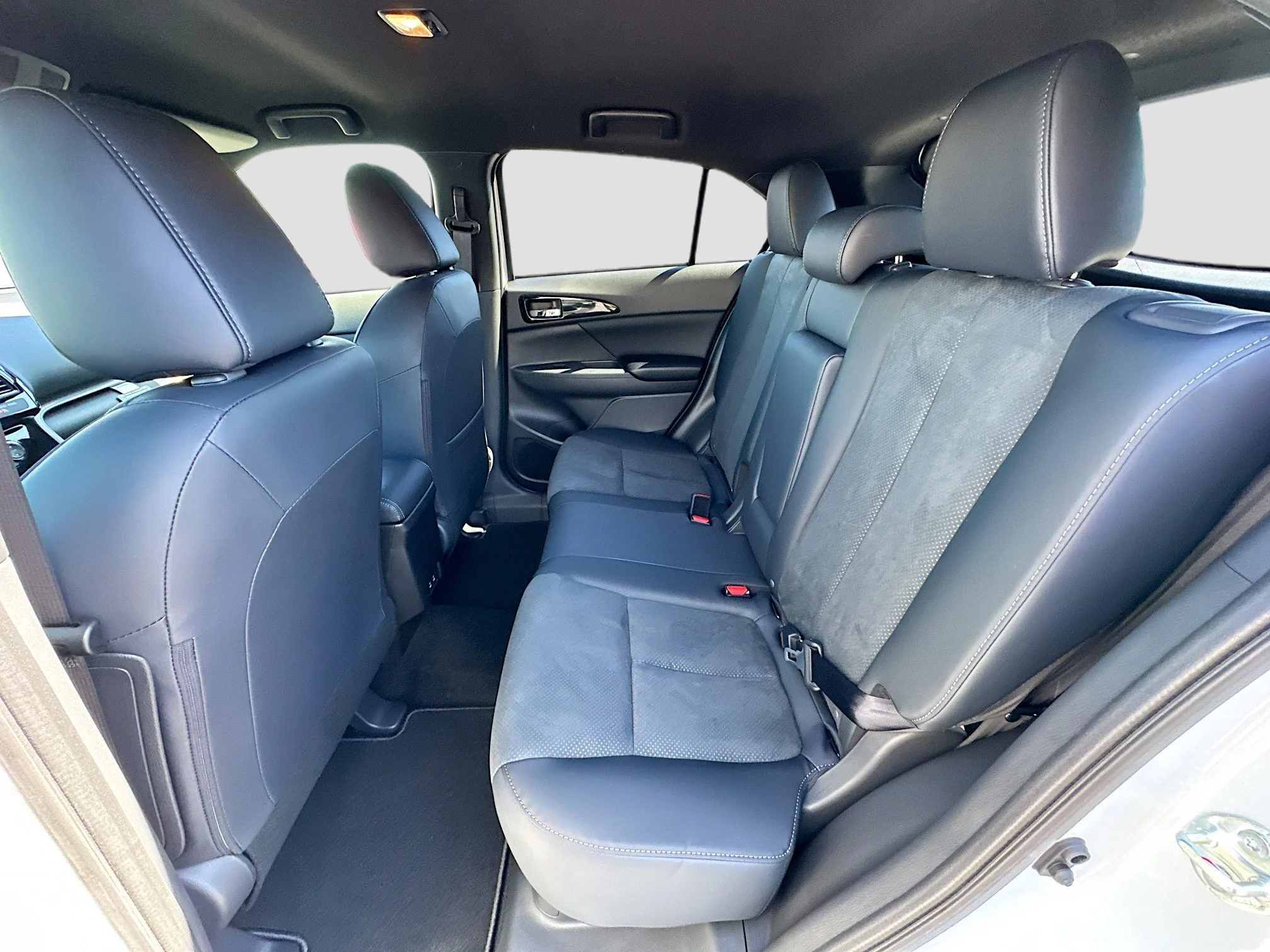 2026 Mitsubishi Eclipse Cross Black Edition - Photo 16
