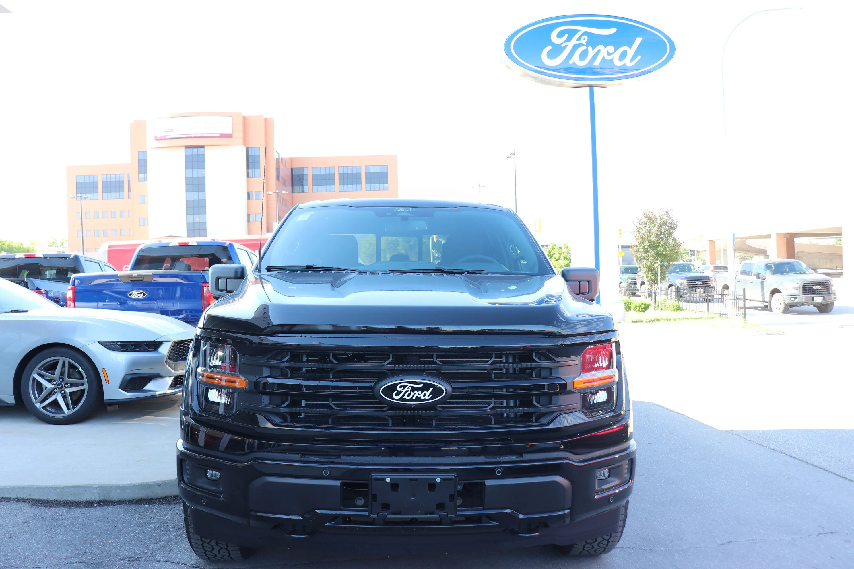 New 2026 AGATE BLACK METALLIC Ford XLT image 2