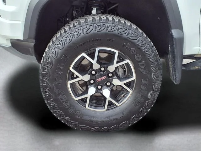 Used 2024 White GMC AT4X image 12