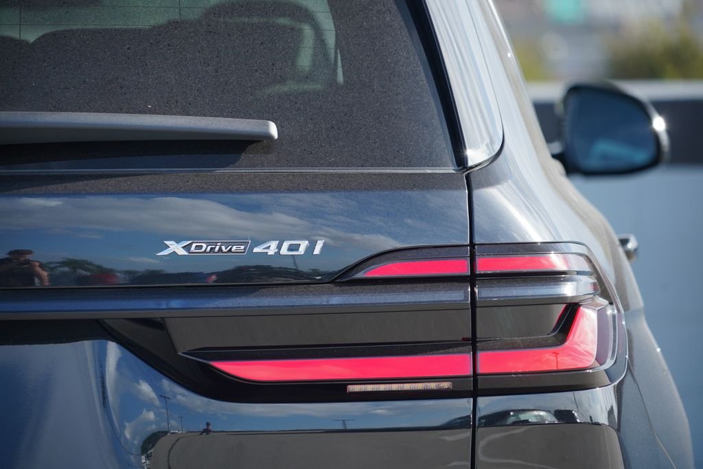 New 2027 Black Sapphire Metallic BMW xDrive40i image 9