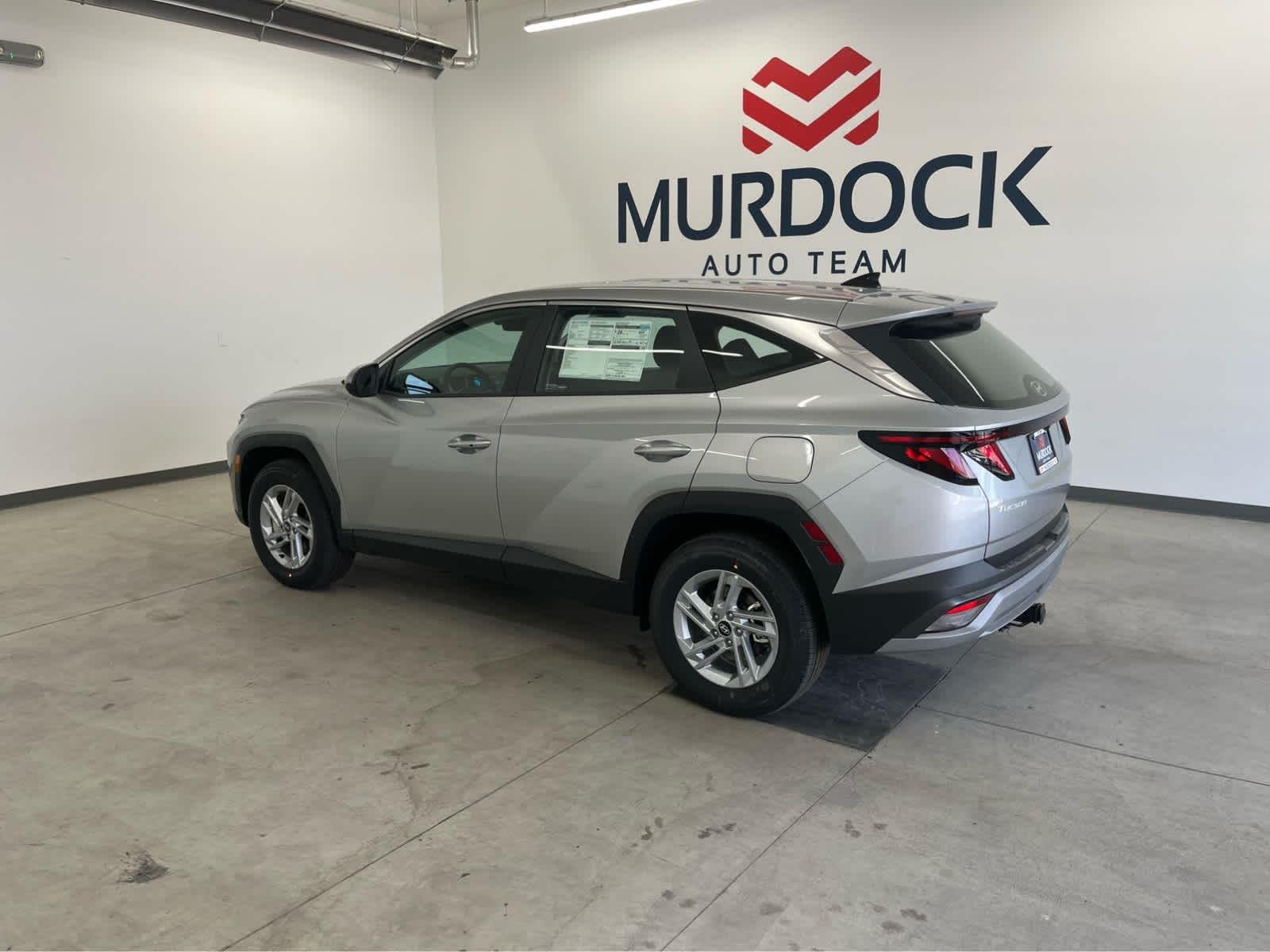 Used 2025 Shimmering Silver Hyundai SE image 2