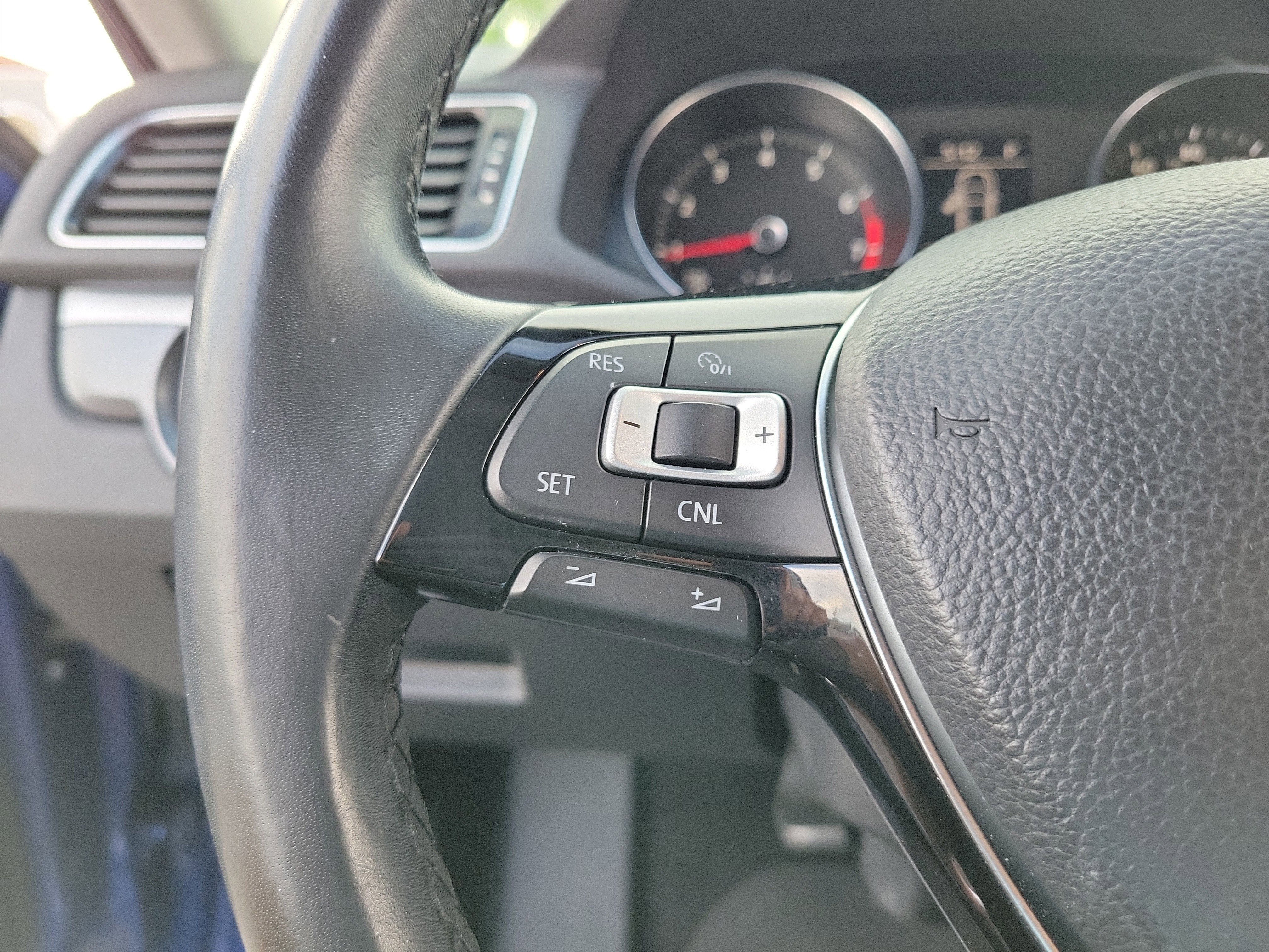 Used 2017 Reef Blue Metallic Volkswagen R-Line w/Comfort Pkg image 24