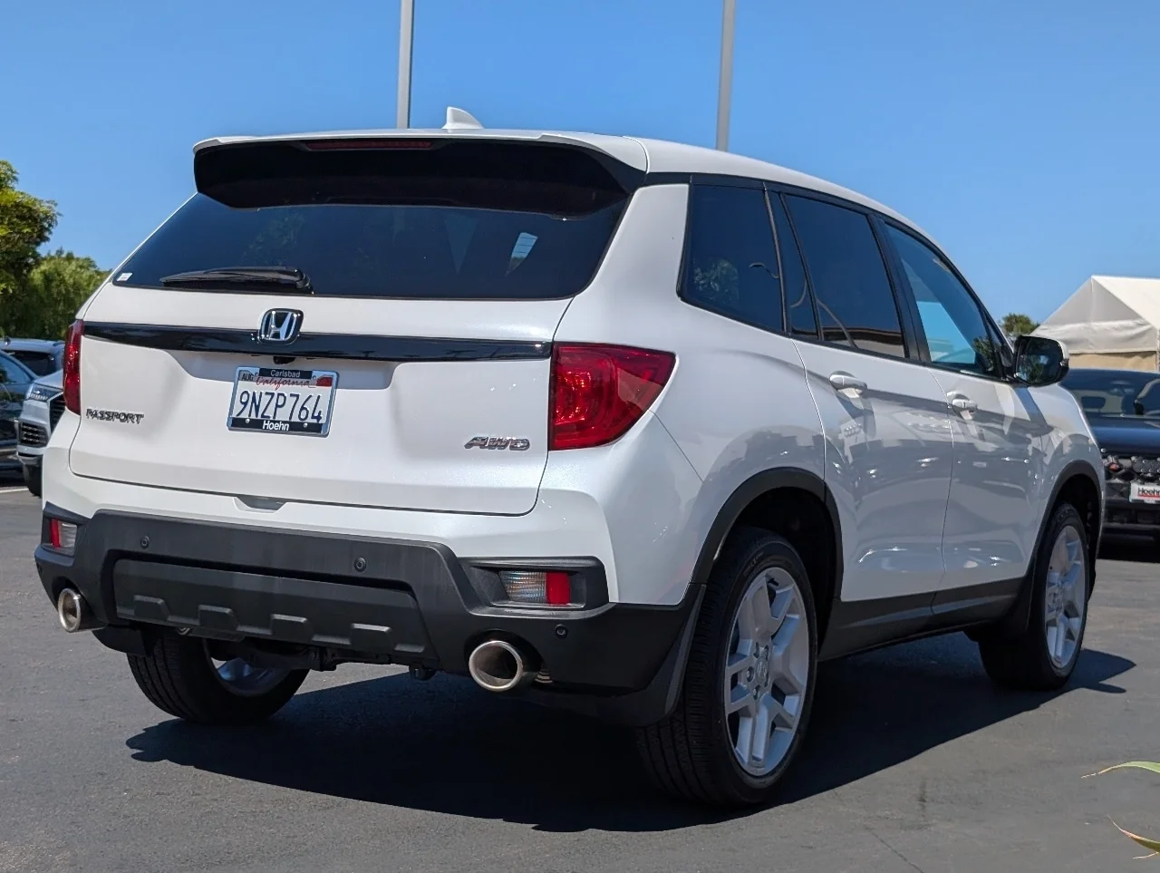 Used 2025 Platinum White Pearl Honda EX-L image 12