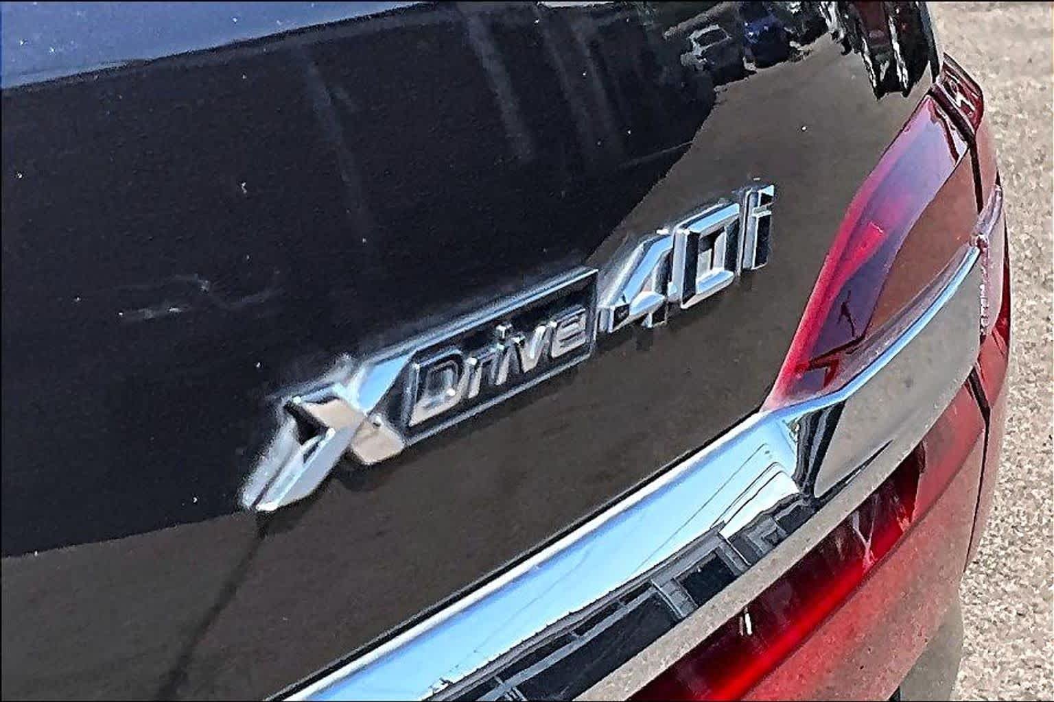 Used 2021 Dark Graphite Metallic BMW xDrive40i image 9