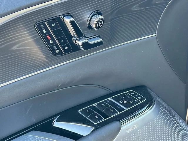 2025 Cadillac LYRIQ Luxury 2 - Photo 14