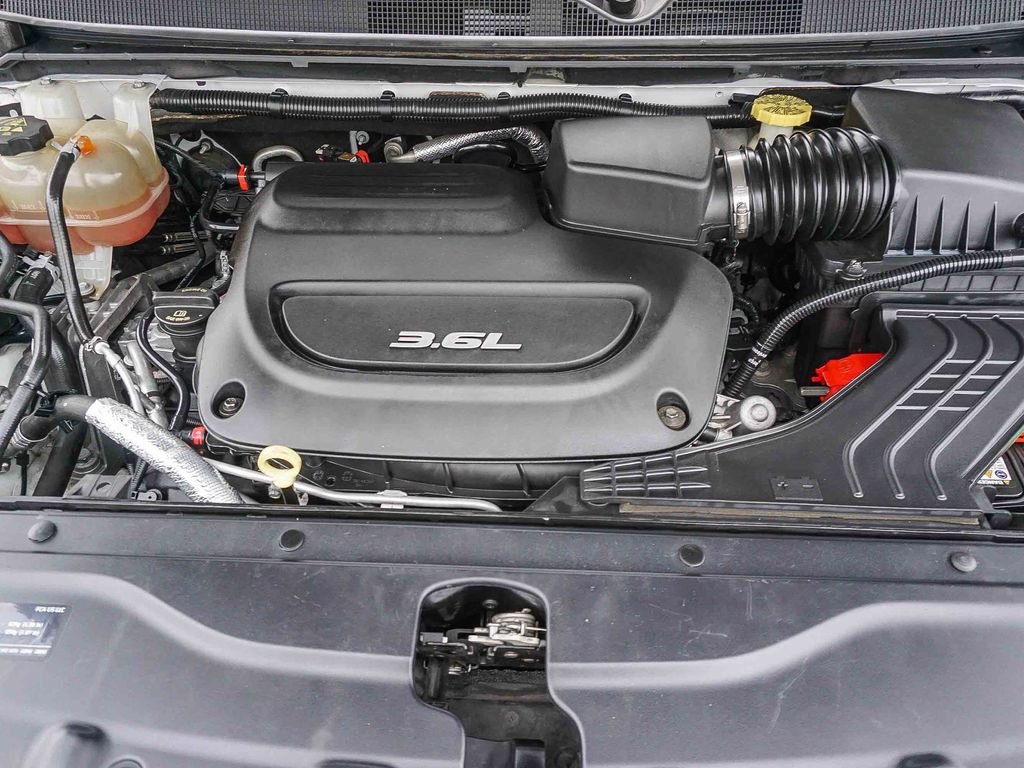 Used 2018 White Chrysler Limited image 26