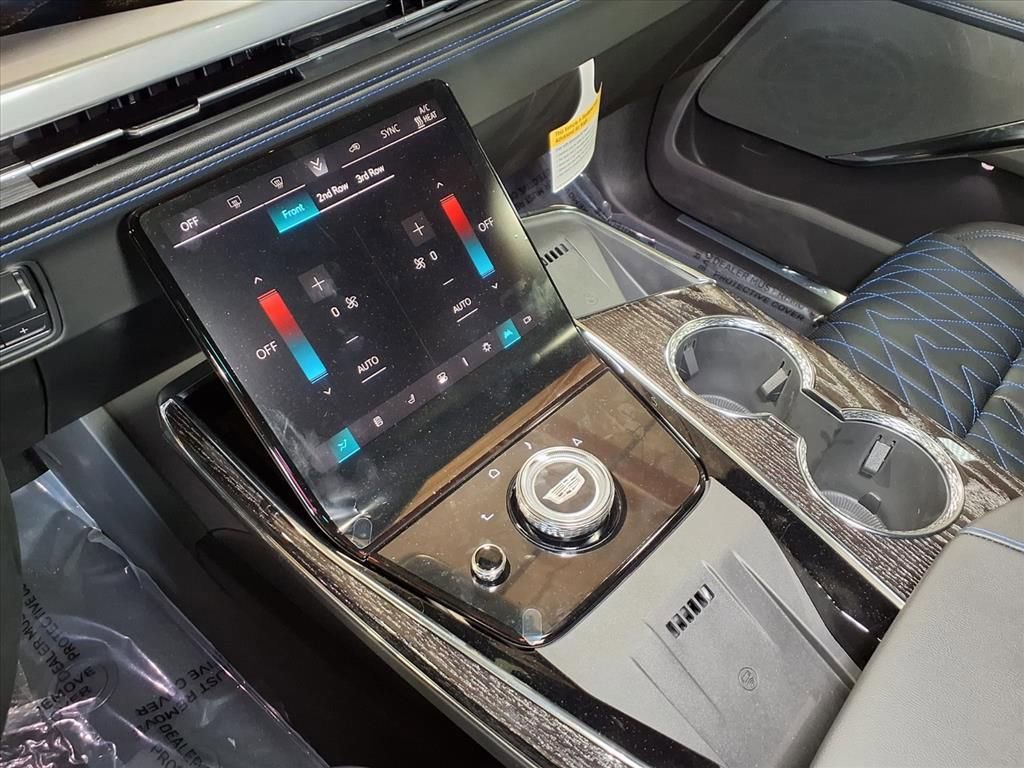 2026 Cadillac Escalade IQL Luxury - Photo 19