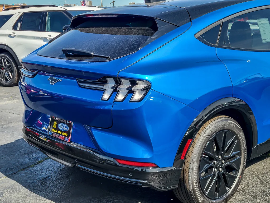 New 2025 Velocity Blue Metallic Ford Premium image 5