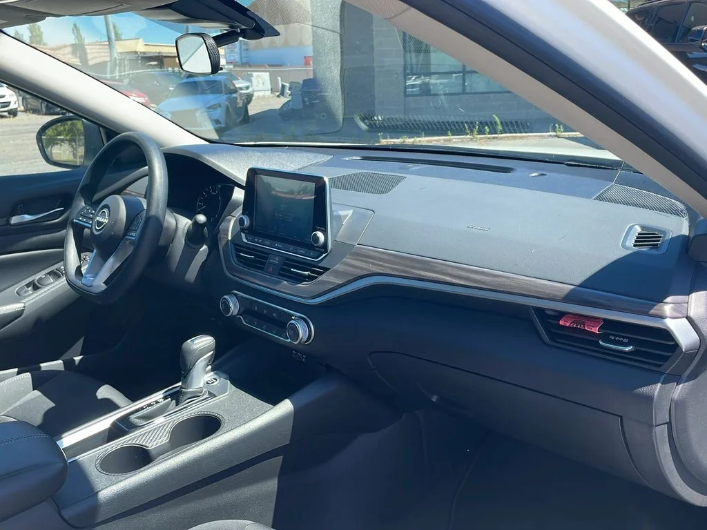 2025 Nissan Altima SV - Photo 20