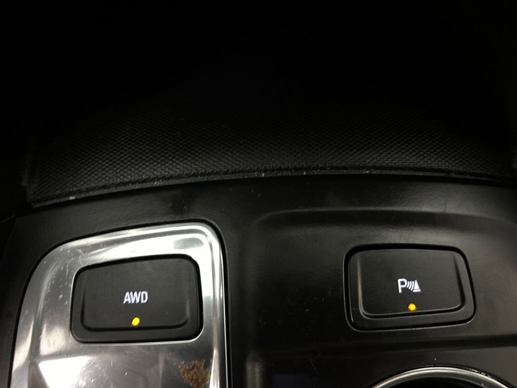 Used 2022 White Chevrolet LT image 29